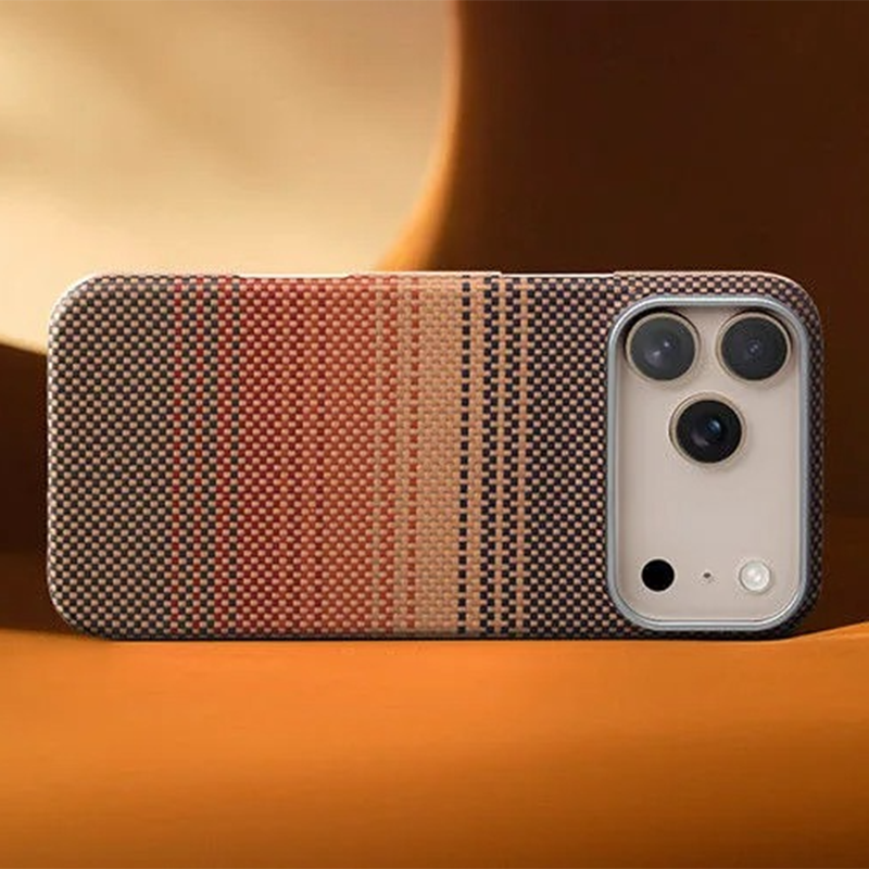 Premium Aramid Carbon Fiber iPhone Case – MagSafe Compatible Magnetic Cover with Ultra Thin Lightweight Design and Shockproof Protection
