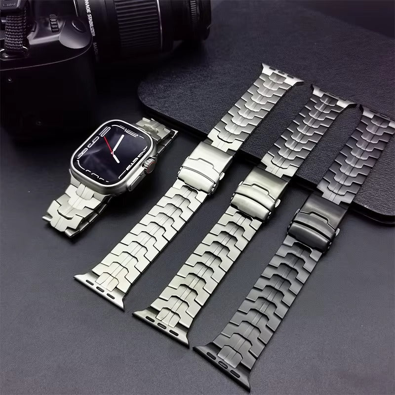 Luxury Titanium Link Watch Band – Men's Business Style Adjustable Metal Bracelet, Durable Steel Strap for 40mm to 49mm