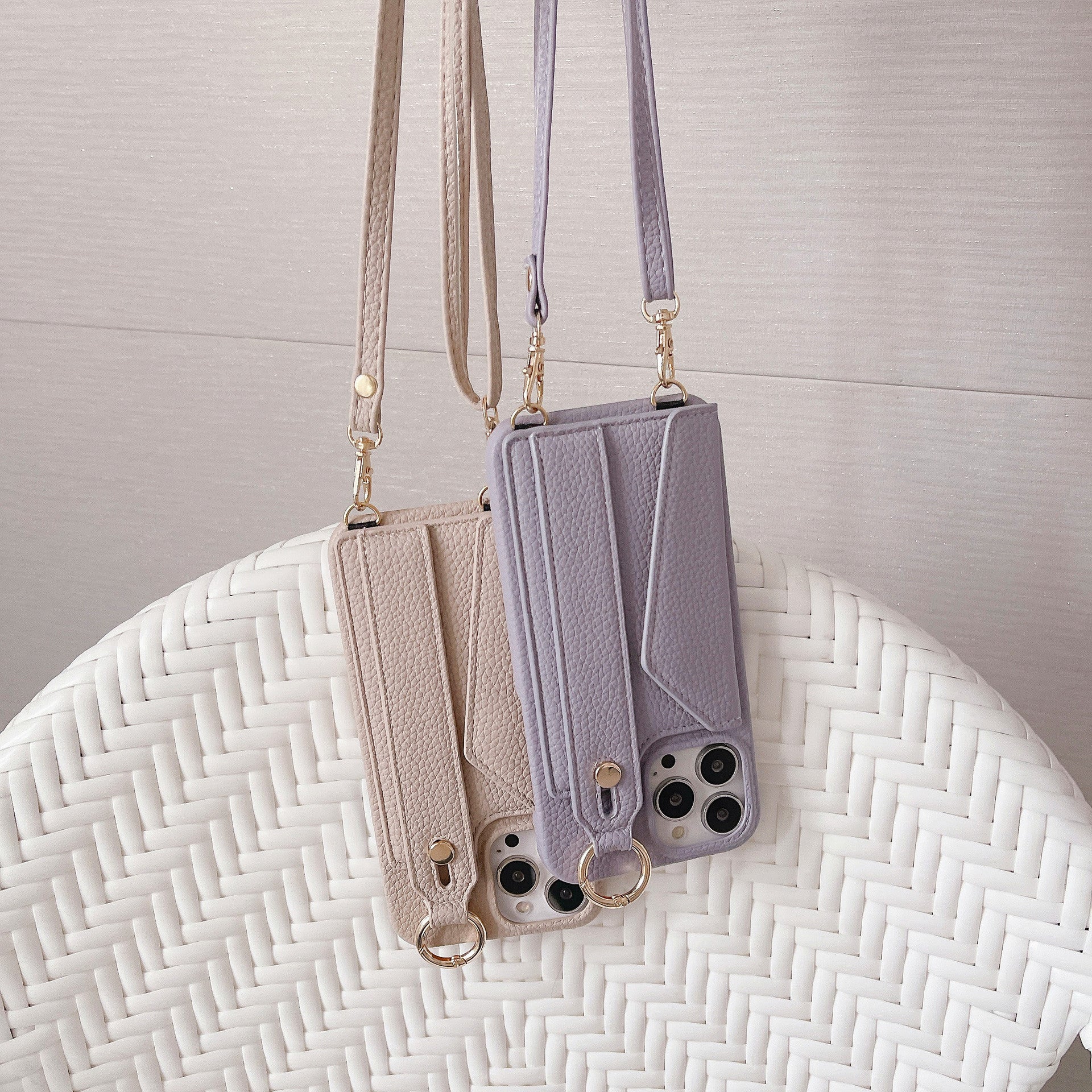Luxuriöse Crossbody-Hülle aus Leder für das iPhone – Handschlaufe, Ringhalter, Kartenfach, stoßfester Schutz, stilvolles Design für das iPhone