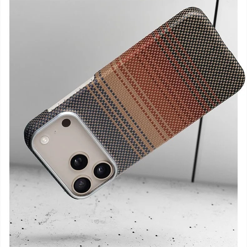 Premium Aramid Carbon Fiber iPhone Case – MagSafe Compatible Magnetic Cover with Ultra Thin Lightweight Design and Shockproof Protection