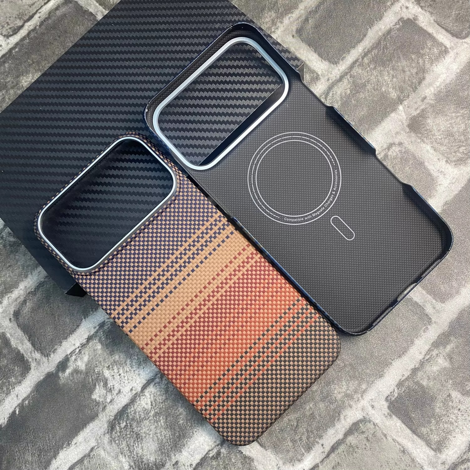 Premium Aramid Carbon Fiber iPhone Case – MagSafe Compatible Magnetic Cover with Ultra Thin Lightweight Design and Shockproof Protection