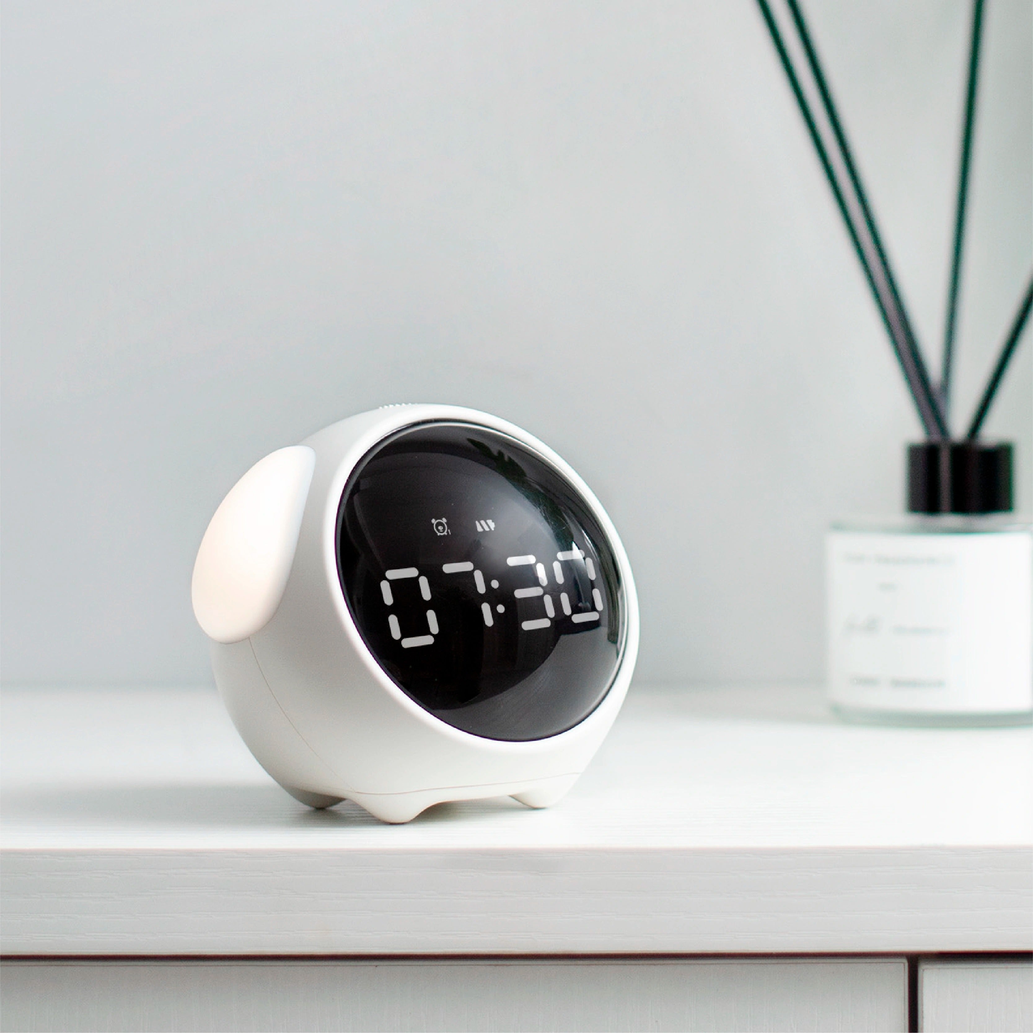 Luxury LED Digital Alarm Clock – Multifunction Voice Control Night Light with Snooze, Temperature Display, Dual Alarms, Music, Modern Home Design