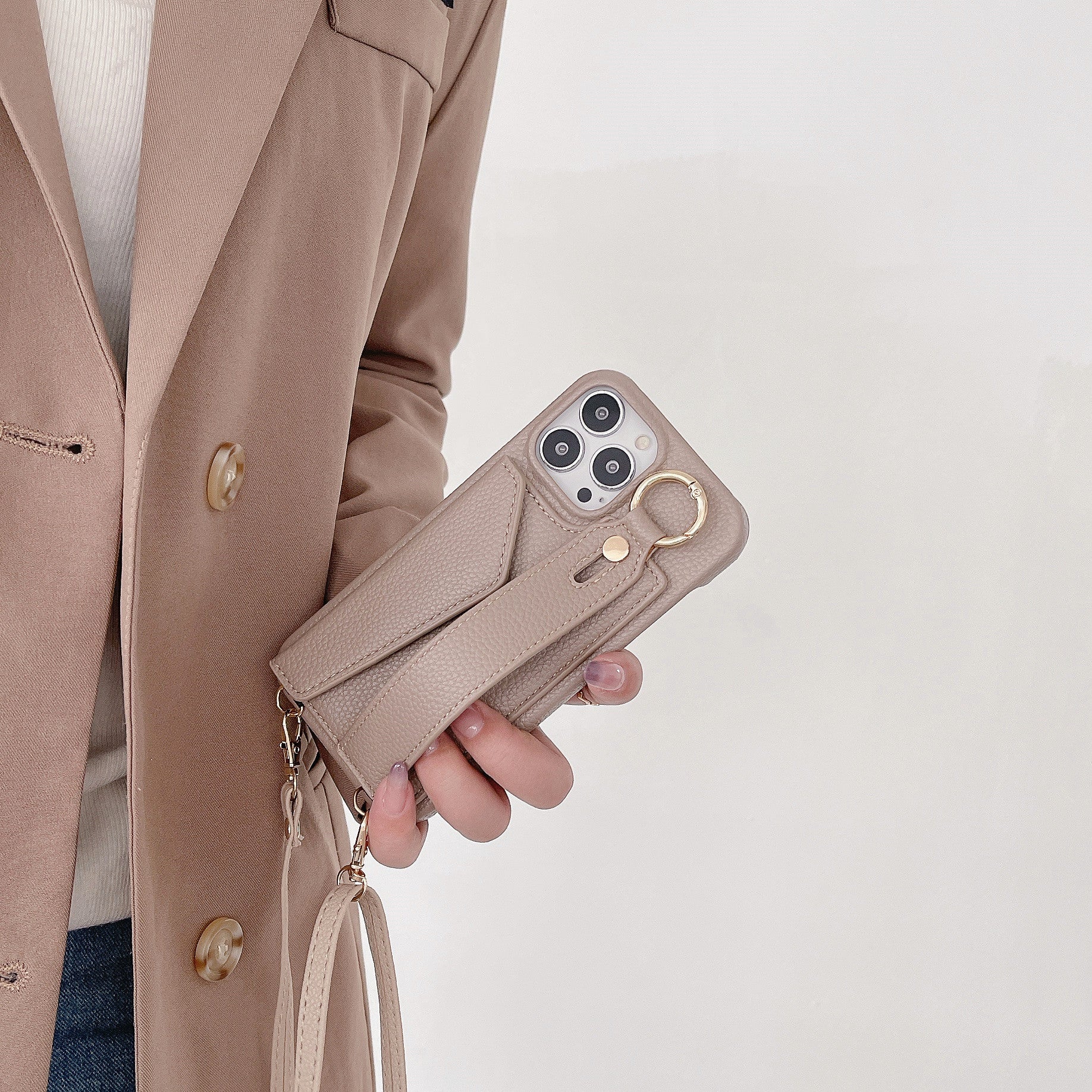 Luxuriöse Crossbody-Hülle aus Leder für das iPhone – Handschlaufe, Ringhalter, Kartenfach, stoßfester Schutz, stilvolles Design für das iPhone